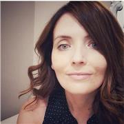 Laureata presso l'Accademia di Belle Arti